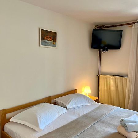 Ferienwohnung Rubin Jelsa Jelsa  Exterior foto